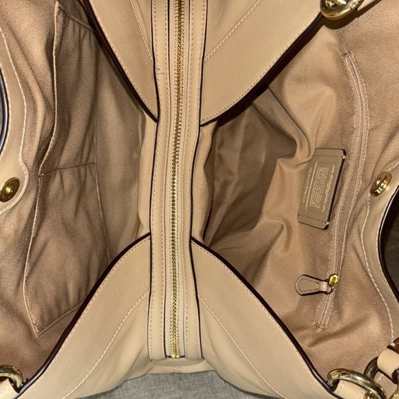 🔥 SALE! COACH F27575 Lexy Shoulder Bag Tan Cream - Picture 8 of 16